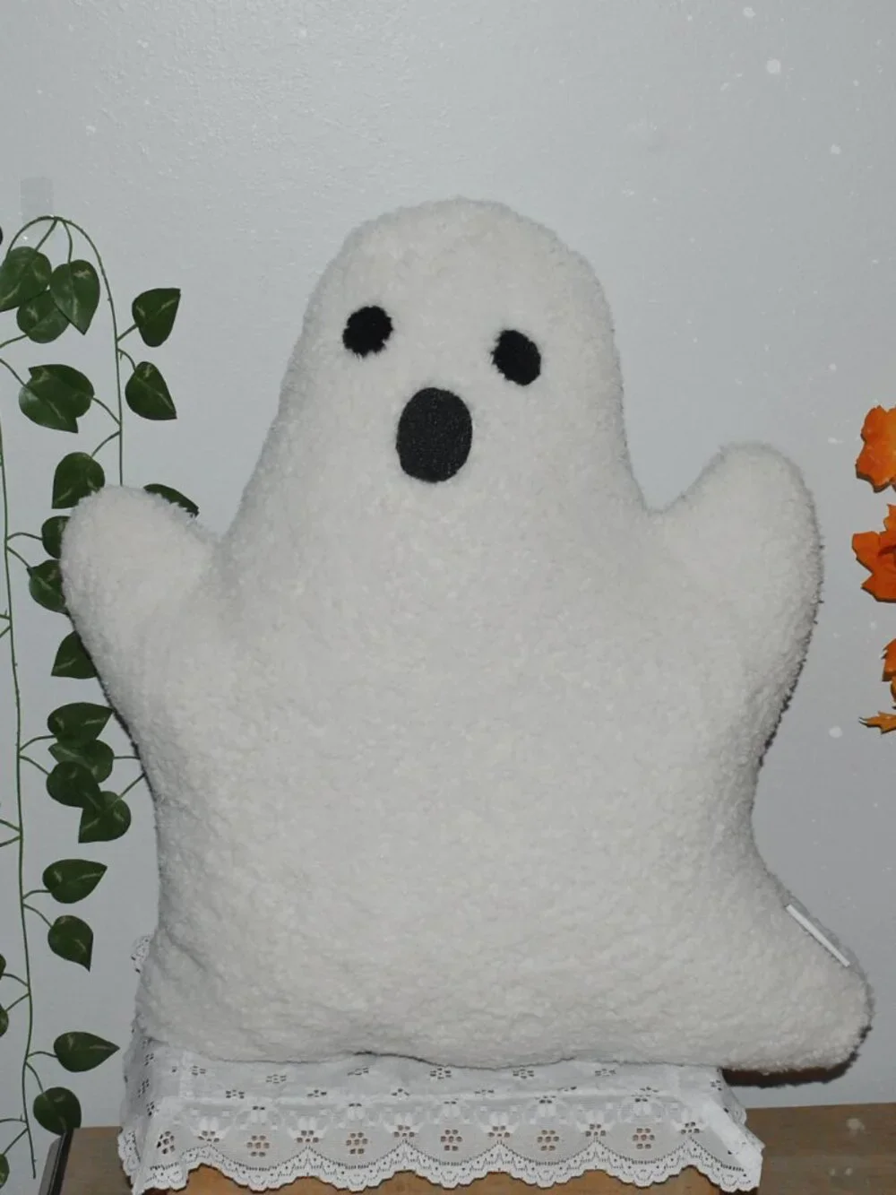 Novogratz Soft Sherpa Plush Spooky Ghost Throw Pillow Fall Halloween Decor